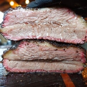 What Temp to Pull Brisket: Determining Ideal Brisket Doneness