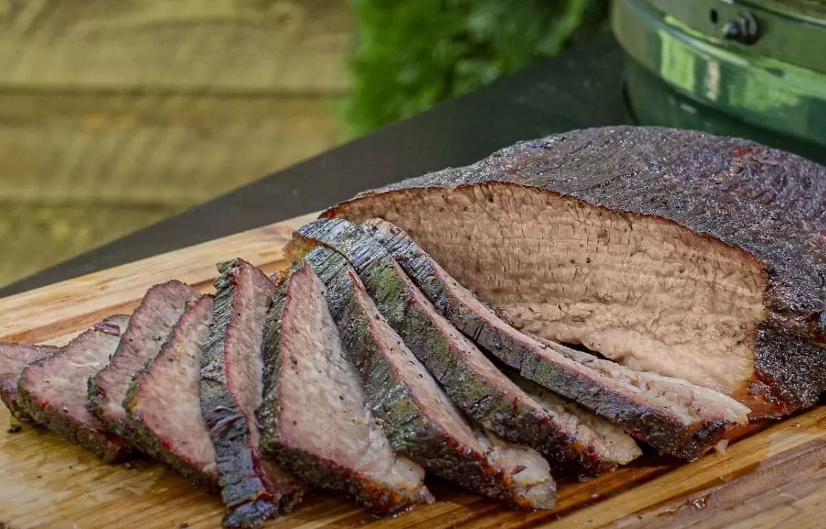 Smoking Brisket at 250 vs 225: Comparing Smoking Temperatures